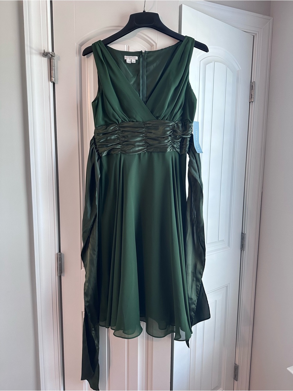 London Times Deep Green V-Neck Midi Dress